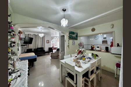 Casa à venda com 200m², 3 quartos e 1 vagaSala