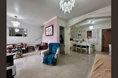 Casa à venda com 200m², 3 quartos e 1 vagaSala