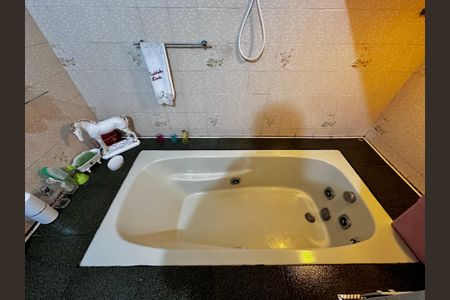 Casa à venda com 200m², 3 quartos e 1 vagaBanheiro