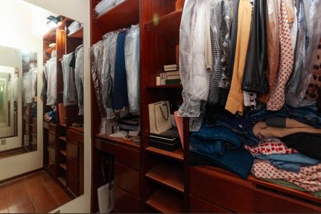 Apartamento para alugar com 97m², 2 quartos e sem vagaQuarto 1 Closet