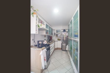 Apartamento à venda com 224m², 2 quartos e 2 vagasCozinha