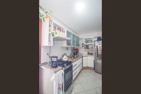 Apartamento à venda com 224m², 2 quartos e 2 vagasCozinha