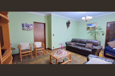 Casa à venda com 285m², 4 quartos e 5 vagasSala