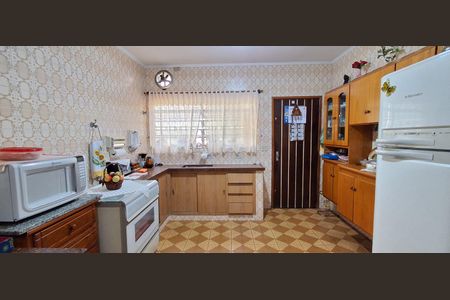 Casa à venda com 285m², 4 quartos e 5 vagasCozinha 