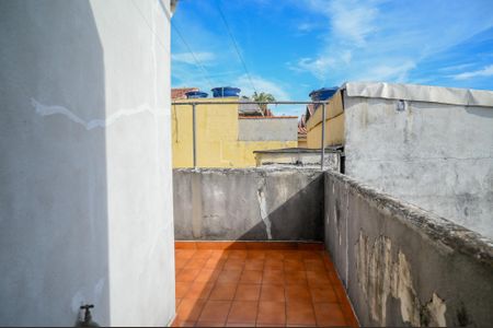Casa à venda com 170m², 3 quartos e 2 vagas Casa à venda com 170m², 3 quartos e 2 vagasTerraço