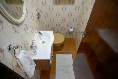 Casa à venda com 170m², 3 quartos e 2 vagas Casa à venda com 170m², 3 quartos e 2 vagasLavabo