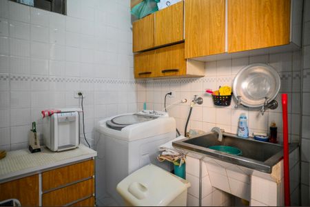 Casa à venda com 170m², 3 quartos e 2 vagas Casa à venda com 170m², 3 quartos e 2 vagasÁrea de Serviço