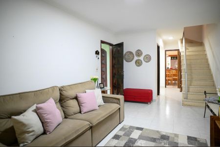 Casa à venda com 170m², 3 quartos e 2 vagas Casa à venda com 170m², 3 quartos e 2 vagasSala