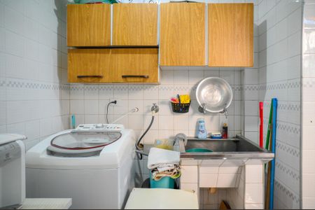 Casa à venda com 170m², 3 quartos e 2 vagas Casa à venda com 170m², 3 quartos e 2 vagasÁrea de Serviço