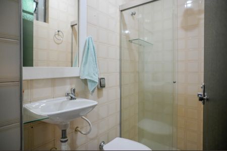 Casa à venda com 170m², 3 quartos e 2 vagas Casa à venda com 170m², 3 quartos e 2 vagasBanheiro de Serviço