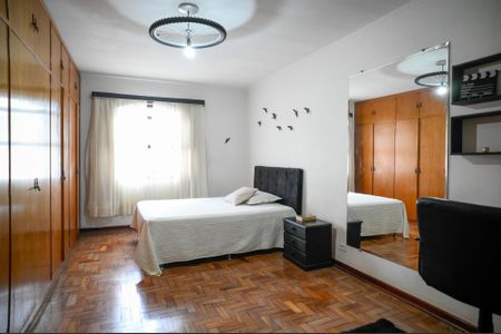 Casa à venda com 170m², 3 quartos e 2 vagas Casa à venda com 170m², 3 quartos e 2 vagasQuarto 1