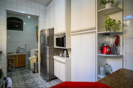 Casa à venda com 170m², 3 quartos e 2 vagas Casa à venda com 170m², 3 quartos e 2 vagasCozinha