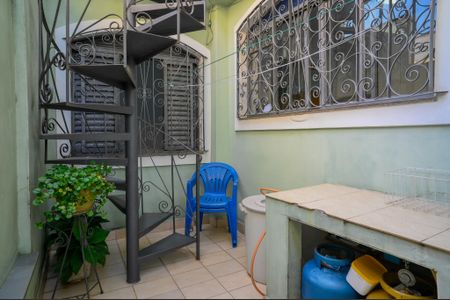 Casa à venda com 170m², 3 quartos e 2 vagas Casa à venda com 170m², 3 quartos e 2 vagasQuintal