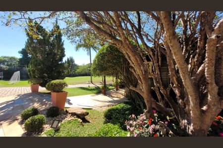 Casa de condomínio à venda com 630m², 5 quartos e 6 vagas Casa de condomínio à venda com 630m², 5 quartos e 6 vagasÁrea externa