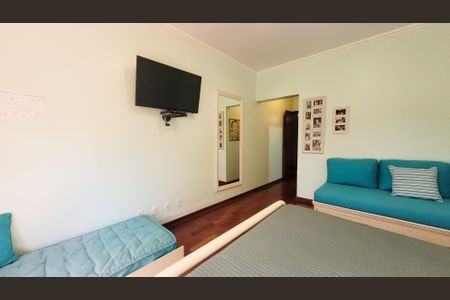 Casa de condomínio à venda com 630m², 5 quartos e 6 vagas Casa de condomínio à venda com 630m², 5 quartos e 6 vagasQuarto 1