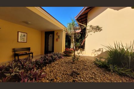 Casa de condomínio à venda com 630m², 5 quartos e 6 vagas Casa de condomínio à venda com 630m², 5 quartos e 6 vagasHall de Entrada