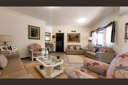 Casa de condomínio à venda com 630m², 5 quartos e 6 vagas Casa de condomínio à venda com 630m², 5 quartos e 6 vagasSala