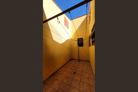 Casa de condomínio à venda com 630m², 5 quartos e 6 vagas Casa de condomínio à venda com 630m², 5 quartos e 6 vagasÁrea de Serviço