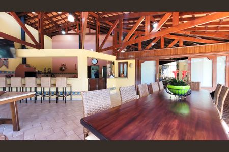 Casa de condomínio à venda com 630m², 5 quartos e 6 vagas Casa de condomínio à venda com 630m², 5 quartos e 6 vagasÁrea gourmet