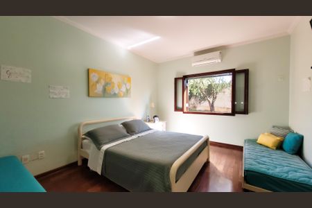 Casa de condomínio à venda com 630m², 5 quartos e 6 vagas Casa de condomínio à venda com 630m², 5 quartos e 6 vagasQuarto 1