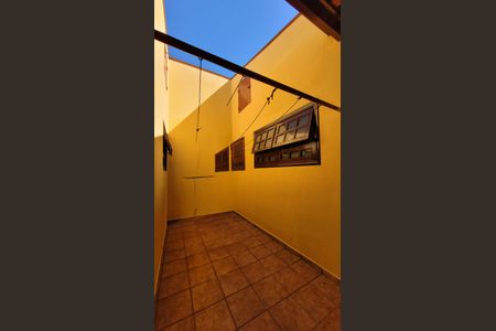 Casa de condomínio à venda com 630m², 5 quartos e 6 vagas Casa de condomínio à venda com 630m², 5 quartos e 6 vagasÁrea de Serviço