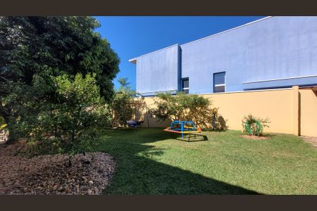 Casa de condomínio à venda com 630m², 5 quartos e 6 vagas Casa de condomínio à venda com 630m², 5 quartos e 6 vagasÁrea externa