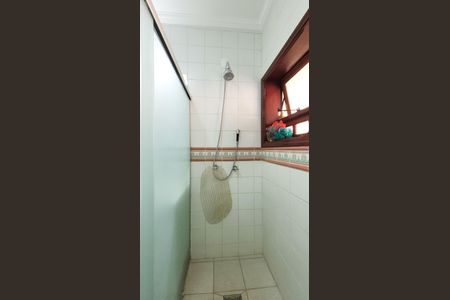 Casa de condomínio à venda com 630m², 5 quartos e 6 vagas Casa de condomínio à venda com 630m², 5 quartos e 6 vagasBanheiro Social