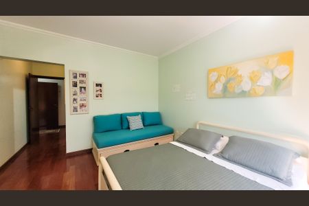 Casa de condomínio à venda com 630m², 5 quartos e 6 vagas Casa de condomínio à venda com 630m², 5 quartos e 6 vagasQuarto 1