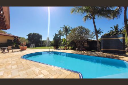 Casa de condomínio à venda com 630m², 5 quartos e 6 vagas Casa de condomínio à venda com 630m², 5 quartos e 6 vagasPiscina