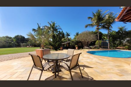 Casa de condomínio à venda com 630m², 5 quartos e 6 vagas Casa de condomínio à venda com 630m², 5 quartos e 6 vagasPiscina