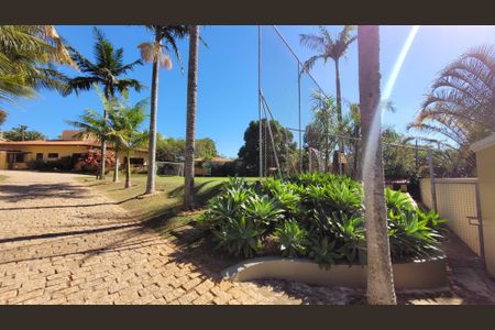 Casa de condomínio à venda com 630m², 5 quartos e 6 vagas Casa de condomínio à venda com 630m², 5 quartos e 6 vagasFachada