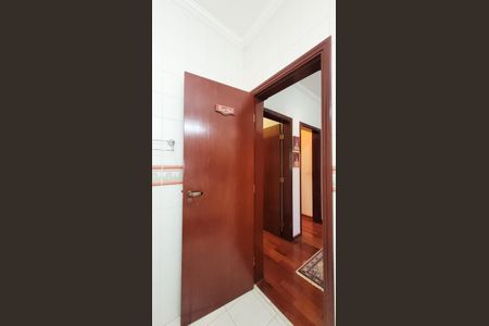 Casa de condomínio à venda com 630m², 5 quartos e 6 vagas Casa de condomínio à venda com 630m², 5 quartos e 6 vagasBanheiro Social