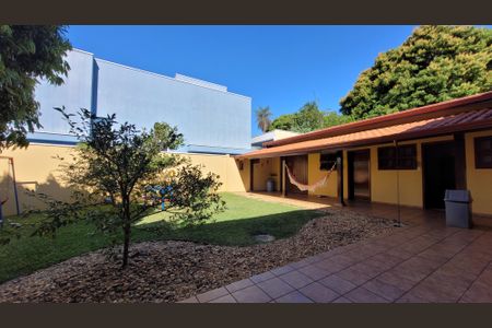 Casa de condomínio à venda com 630m², 5 quartos e 6 vagas Casa de condomínio à venda com 630m², 5 quartos e 6 vagasÁrea externa