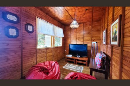 Casa de condomínio à venda com 630m², 5 quartos e 6 vagas Casa de condomínio à venda com 630m², 5 quartos e 6 vagasChalê