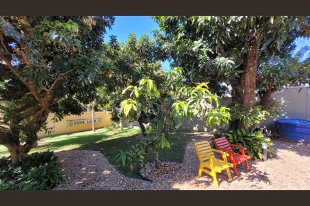 Casa de condomínio à venda com 630m², 5 quartos e 6 vagas Casa de condomínio à venda com 630m², 5 quartos e 6 vagasÁrea externa