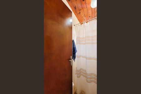 Casa de condomínio à venda com 630m², 5 quartos e 6 vagas Casa de condomínio à venda com 630m², 5 quartos e 6 vagasChalê