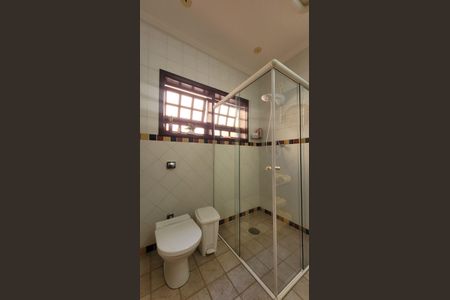 Casa de condomínio à venda com 630m², 5 quartos e 6 vagas Casa de condomínio à venda com 630m², 5 quartos e 6 vagasVestiário