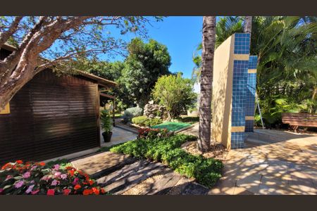 Casa de condomínio à venda com 630m², 5 quartos e 6 vagas Casa de condomínio à venda com 630m², 5 quartos e 6 vagasÁrea externa