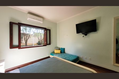 Casa de condomínio à venda com 630m², 5 quartos e 6 vagas Casa de condomínio à venda com 630m², 5 quartos e 6 vagasQuarto 1