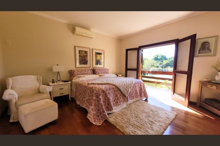 Casa de condomínio à venda com 630m², 5 quartos e 6 vagas Casa de condomínio à venda com 630m², 5 quartos e 6 vagasSuíte 1