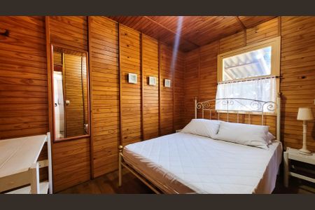 Casa de condomínio à venda com 630m², 5 quartos e 6 vagas Casa de condomínio à venda com 630m², 5 quartos e 6 vagasChalê