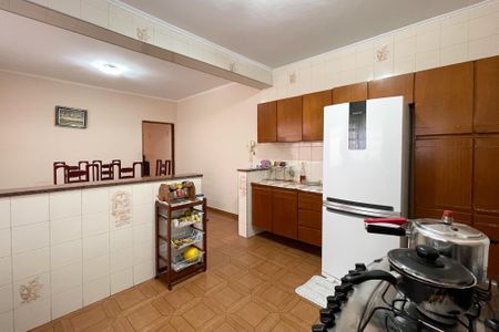 Casa à venda com 230m², 4 quartos e 2 vagas Casa à venda com 230m², 4 quartos e 2 vagasCozinha