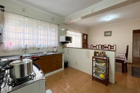 Casa à venda com 230m², 4 quartos e 2 vagas Casa à venda com 230m², 4 quartos e 2 vagasCozinha