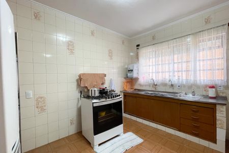 Casa à venda com 230m², 4 quartos e 2 vagas Casa à venda com 230m², 4 quartos e 2 vagasCozinha