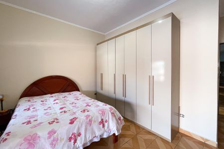 Casa à venda com 230m², 4 quartos e 2 vagas Casa à venda com 230m², 4 quartos e 2 vagasSuíte