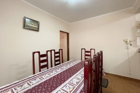 Casa à venda com 230m², 4 quartos e 2 vagas Casa à venda com 230m², 4 quartos e 2 vagasSala de Jantar