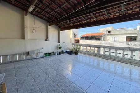 Casa à venda com 230m², 4 quartos e 2 vagas Casa à venda com 230m², 4 quartos e 2 vagasSacada Suíte