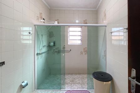 Casa à venda com 230m², 4 quartos e 2 vagas Casa à venda com 230m², 4 quartos e 2 vagasBanheiro 2