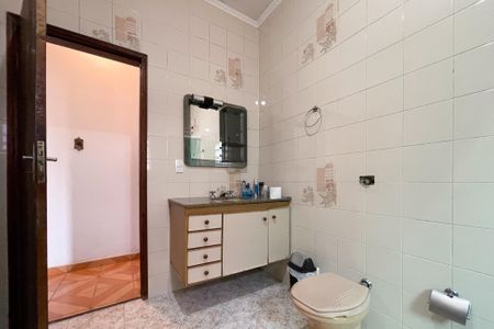 Casa à venda com 230m², 4 quartos e 2 vagas Casa à venda com 230m², 4 quartos e 2 vagasBanheiro 2