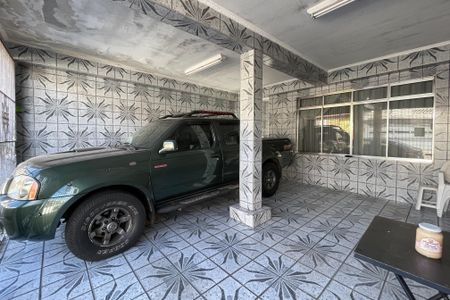 Casa à venda com 230m², 4 quartos e 2 vagas Casa à venda com 230m², 4 quartos e 2 vagasGaragem